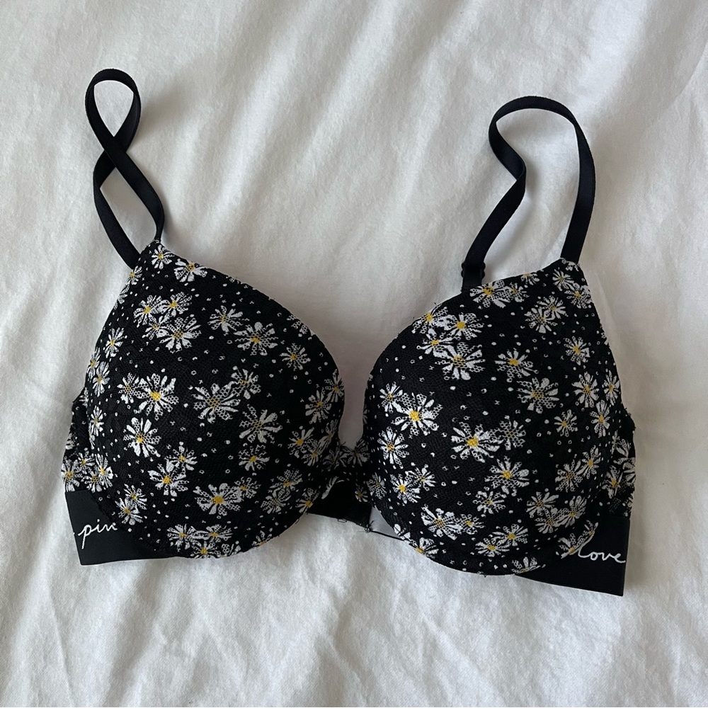PINK Wear Everywhere push-up bra